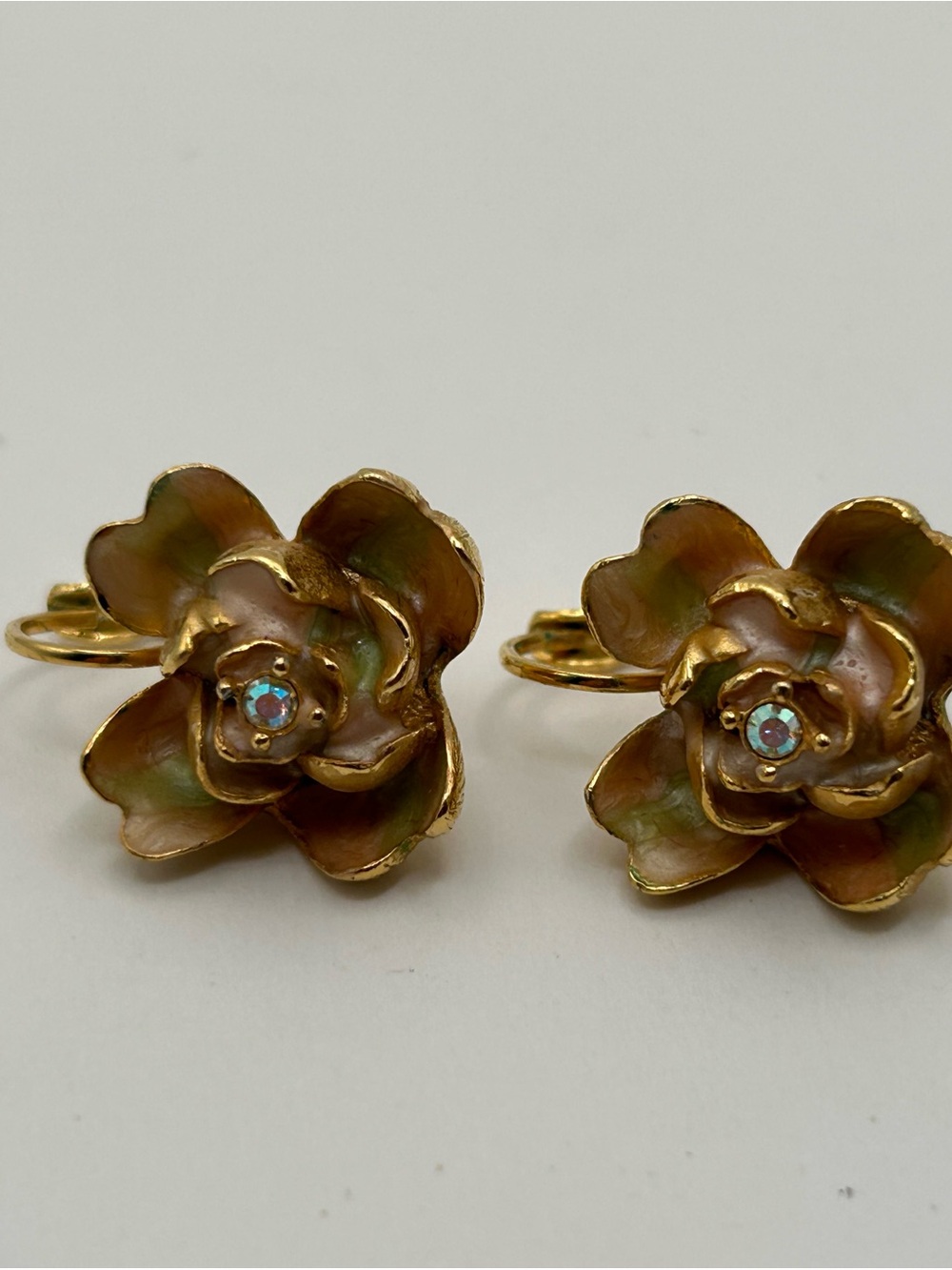 Vintage Joan Rivers Gold Tone Earrings Floral Rose Motif